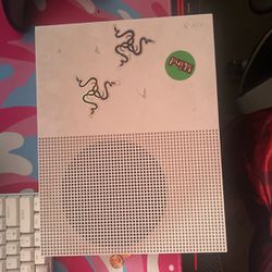 Xbox One S (TRADE FOR PS4)