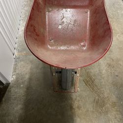 Wheel barrel 