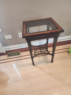 Coffee table with 2 side tables