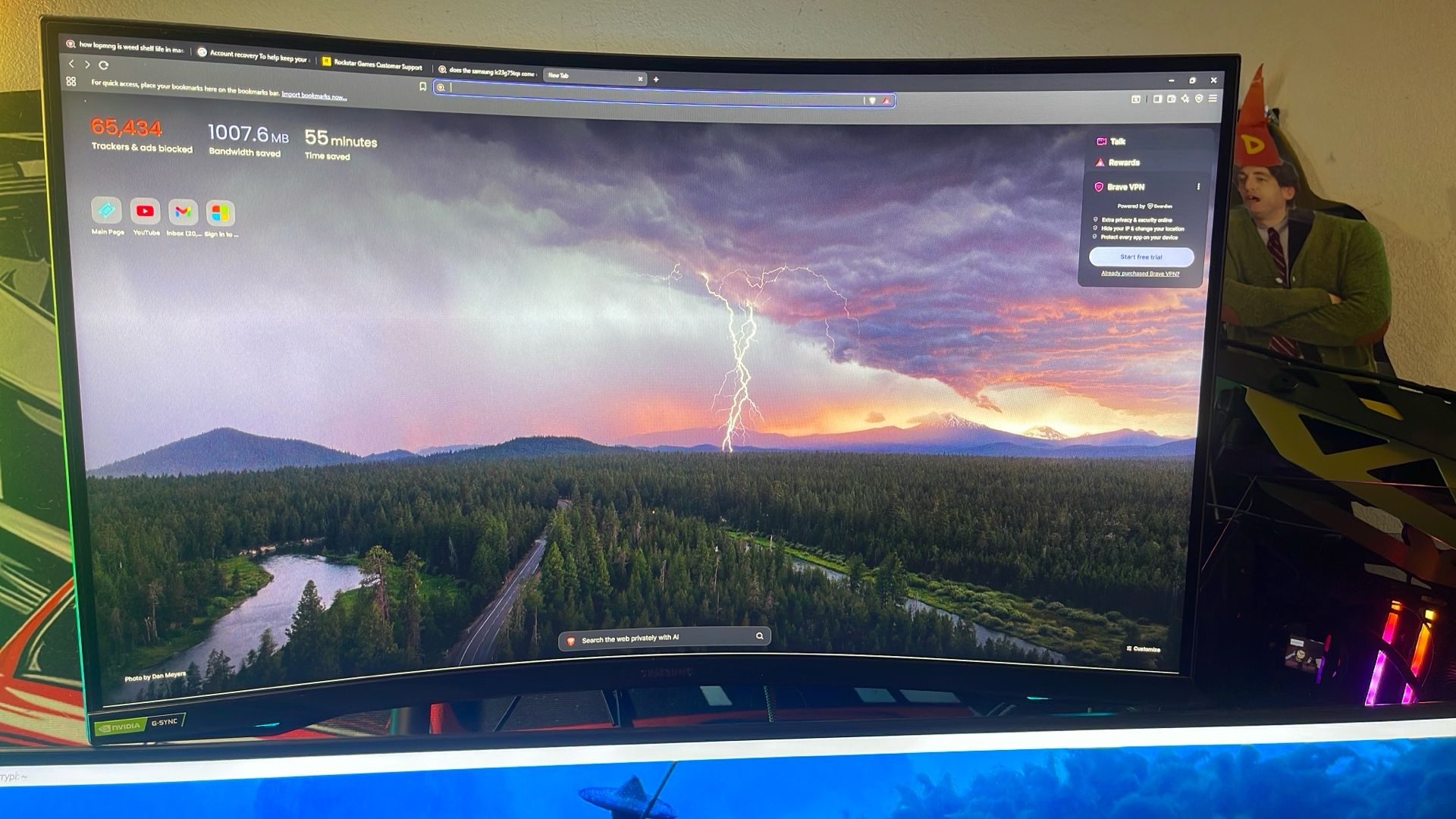 Samsung Odyssey G7 32″ 240Hz Curved Gaming Monitor – LC32G75TQSNXZA