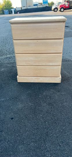 heavy, solid wood dresser 33”wx18”dx43”h heavy, solid wood dresser