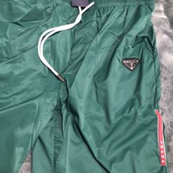 Green Shorts.    S,m,l,xl