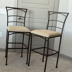 ✨ Set of 2 Metal Bar Stools – Excellent Condition ✨