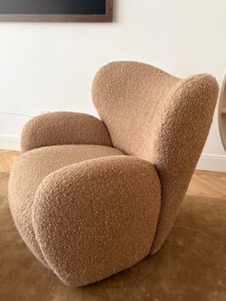 Lulu and Georgia x Aimee Song Ovid Swivel Chair – Camel Bouclé