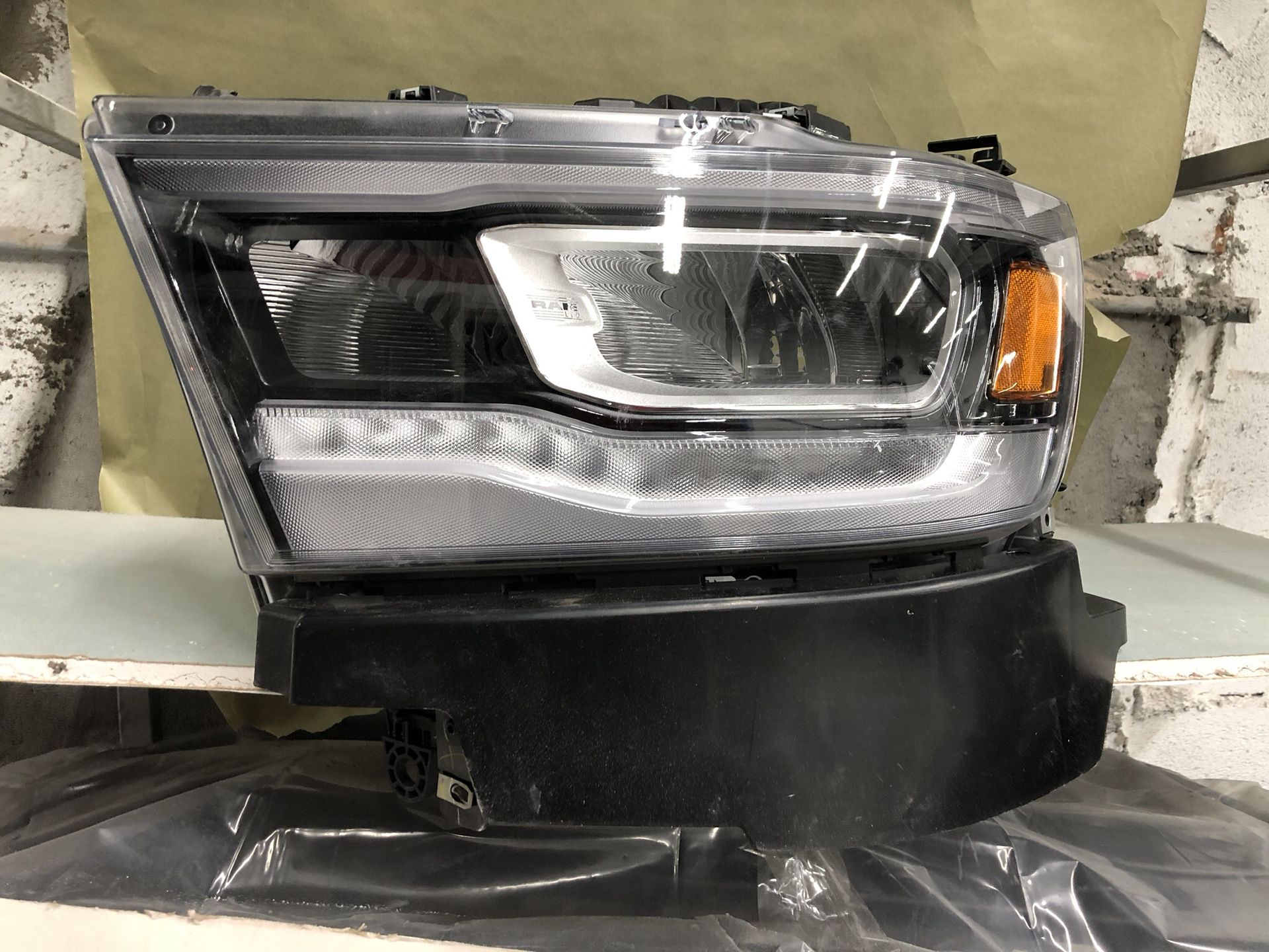 2019 Dodge Ram 1500 headlight led