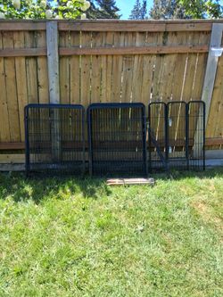 **METAL 16 PANEL PET FENCE**