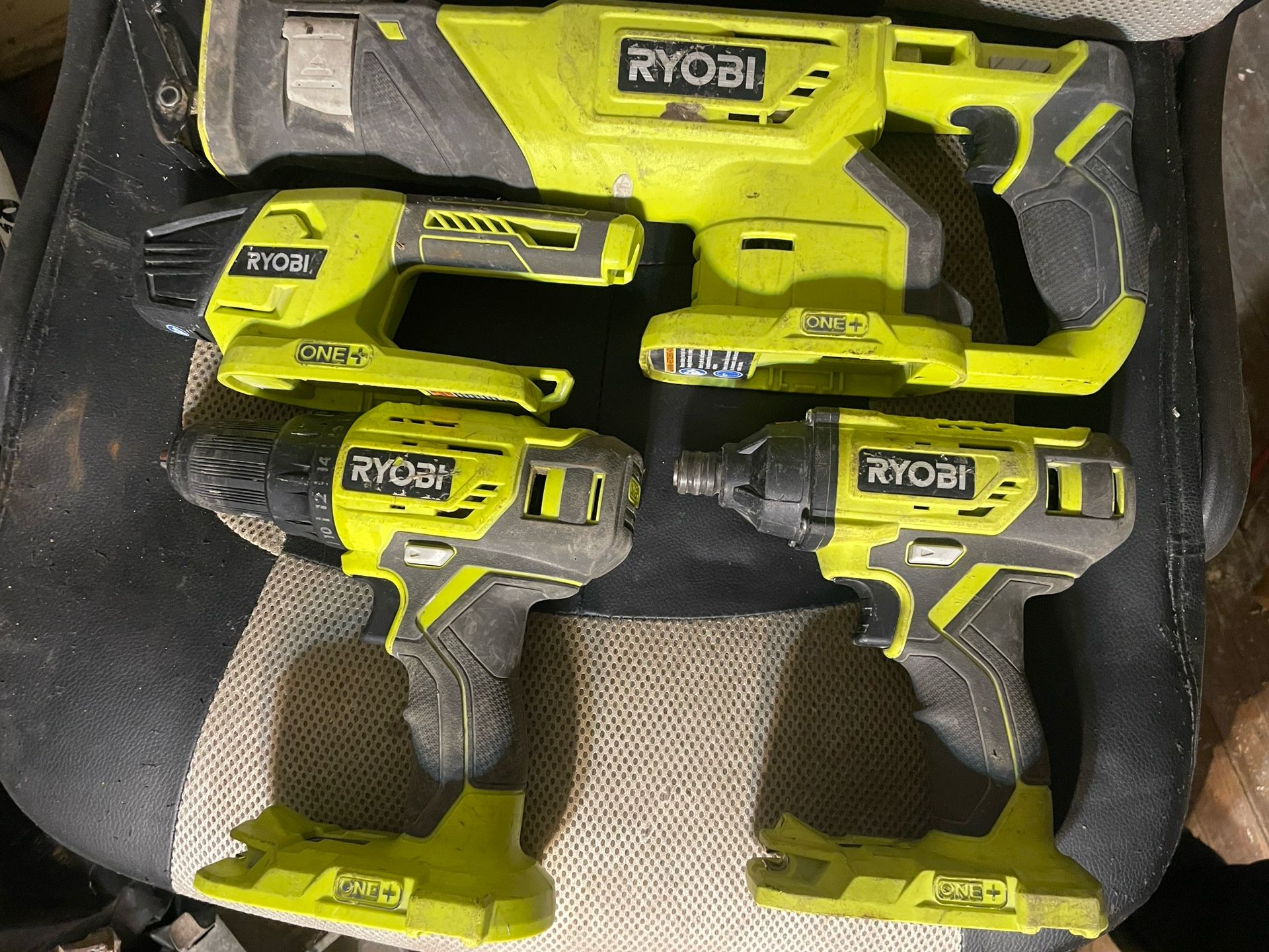 Ryobi 18v Set Jigsaw Drill Impact Driver And Flashlight