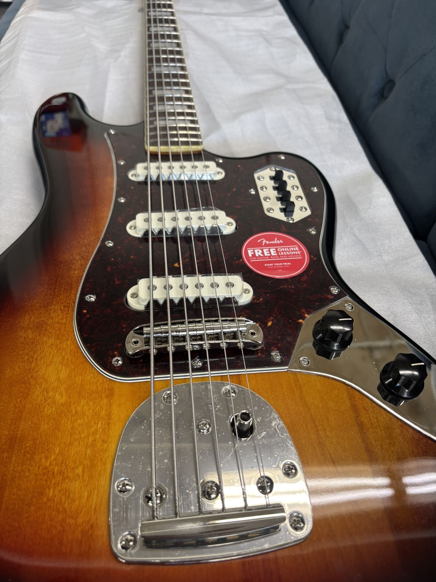 Fender Squier 6-String Bass
