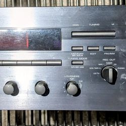 Yamaha RX-596 With 80 watts per channel In Wallingford