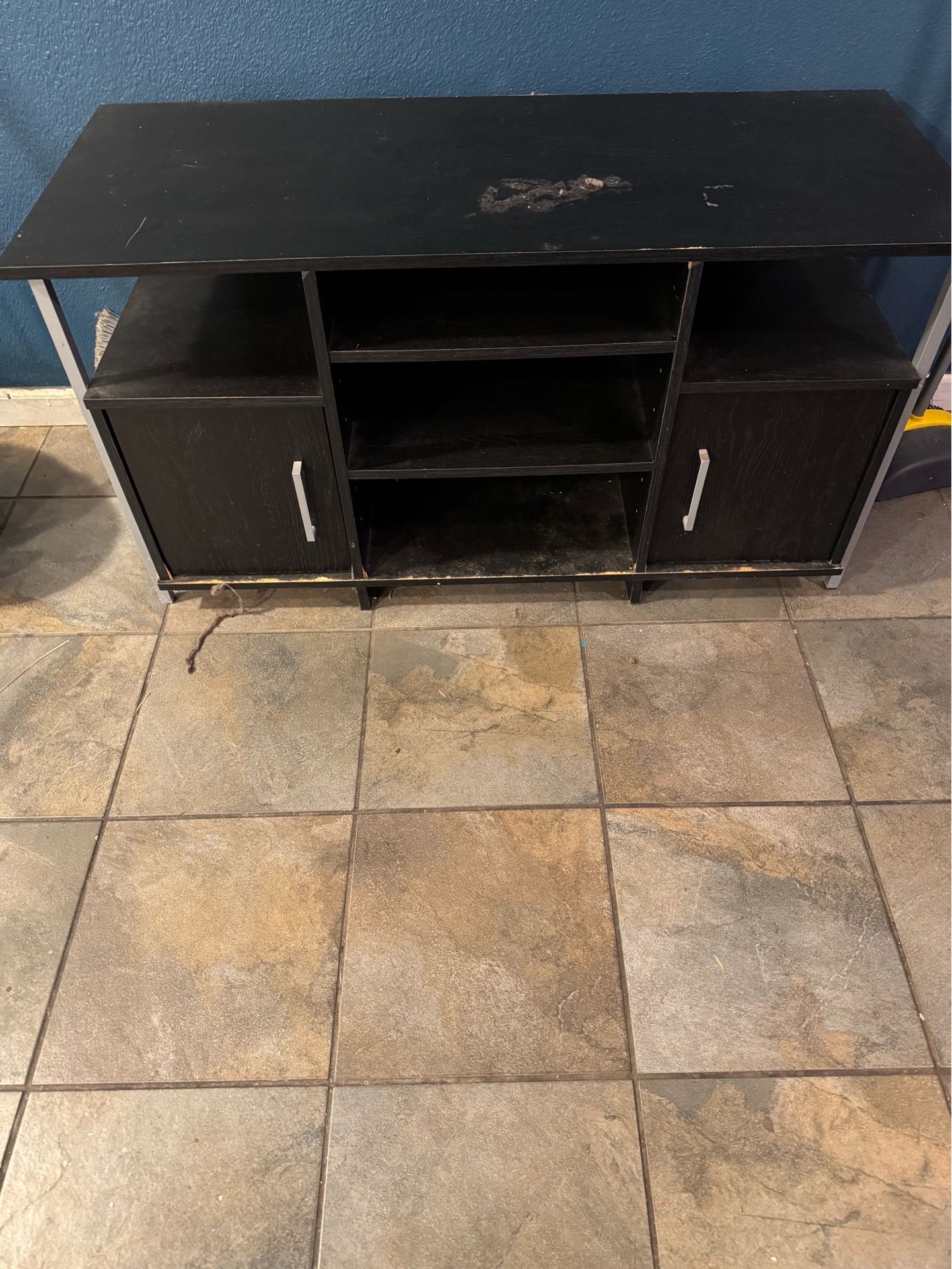 Entertainment center
