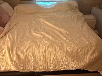 FREE Blanket & Sheet