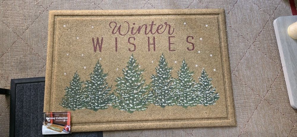 New. Outdoor Mat 3'x2'