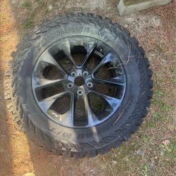 20inch jeep wheels with almost brand new 35s