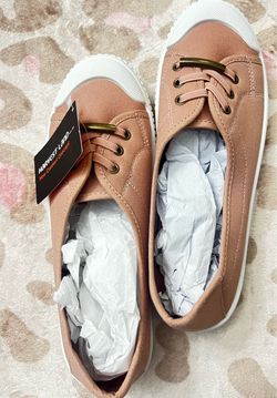 Women’s Canvas Low Top Sneakers