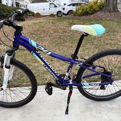 24” tires Cannondale mountain bike with 7 speeds in GOOD condition!  13” frame size
