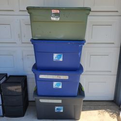 4 large Storage containers!