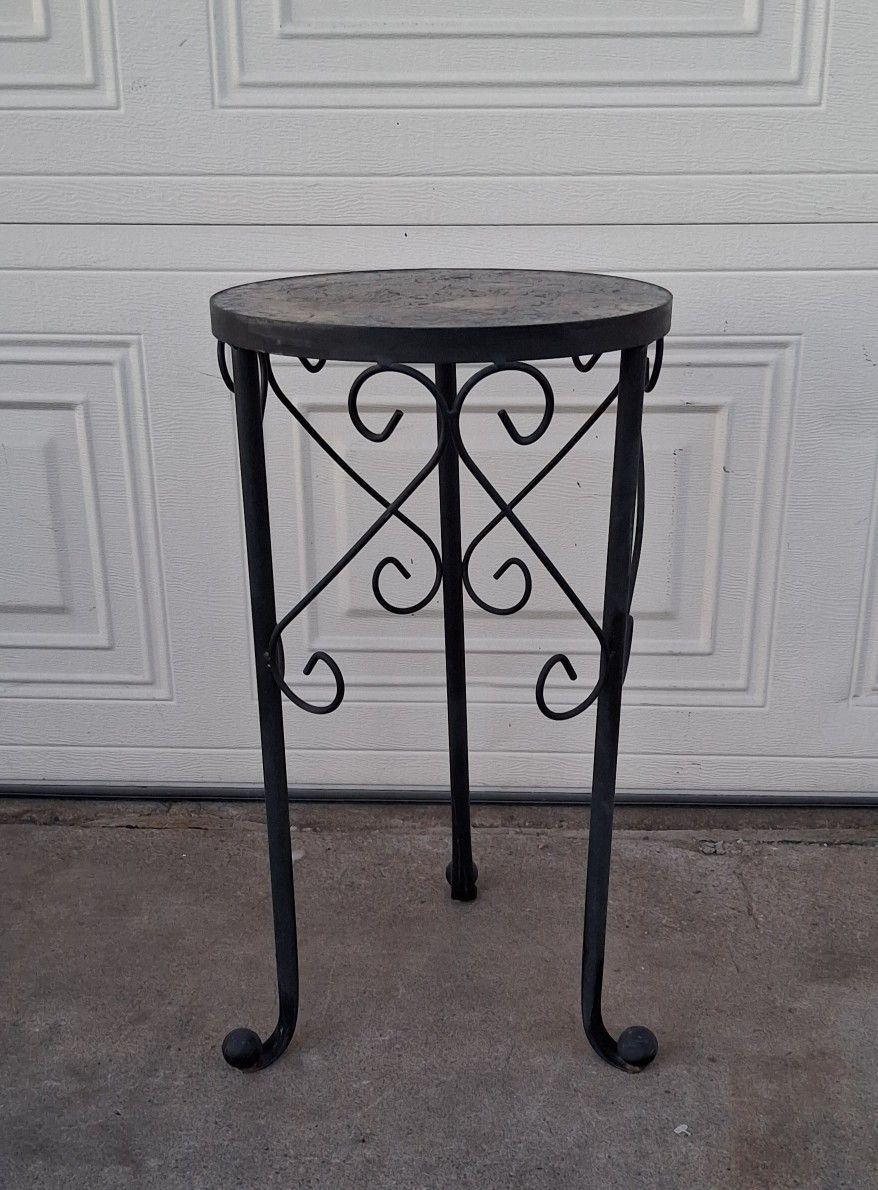 Metal Plant Stand