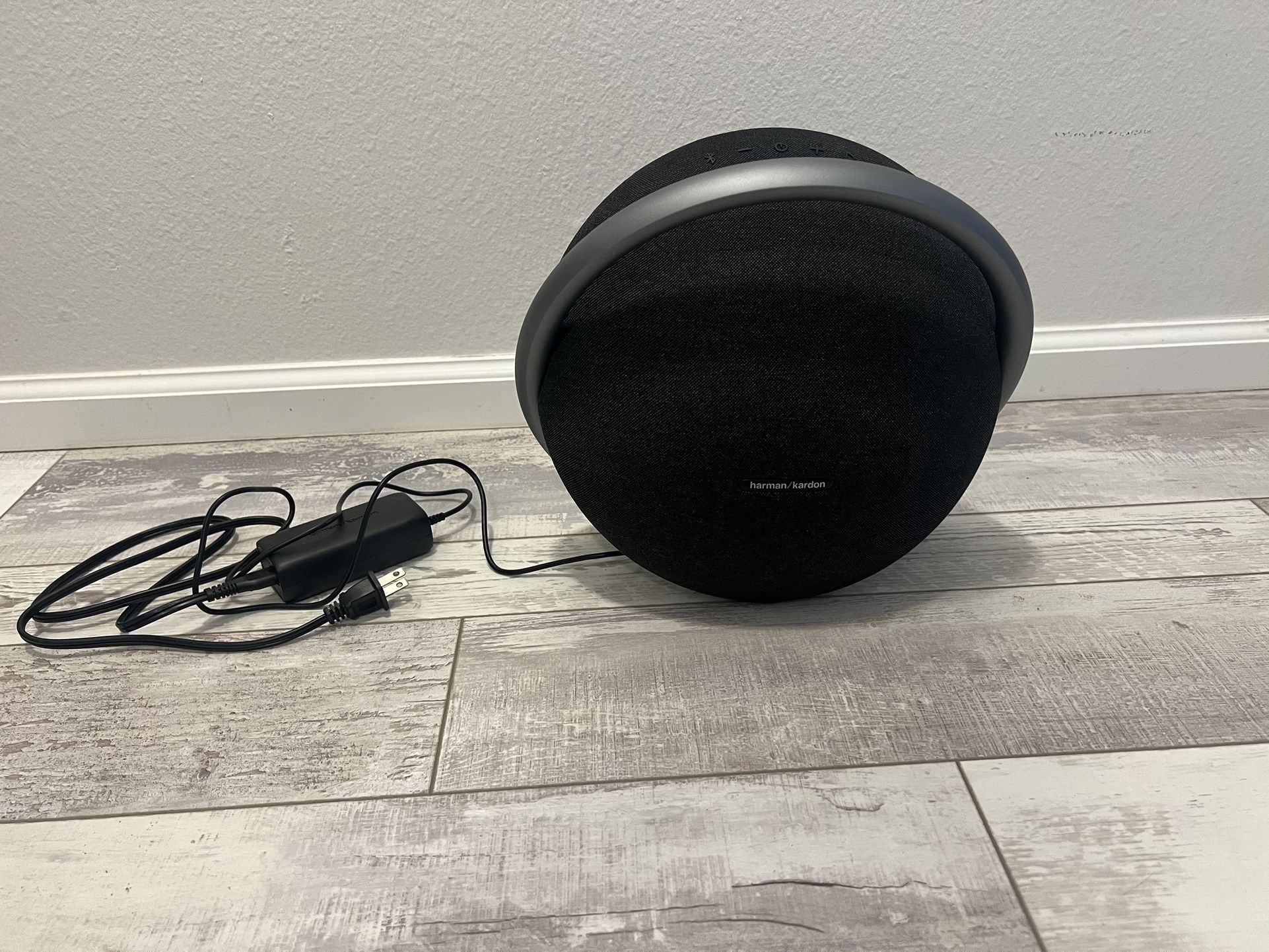 Harmon Kardon Onyx Studio 7 Bluetooth Portable Speaker