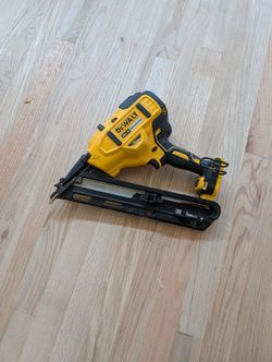 DeWalt 15 Gauge
