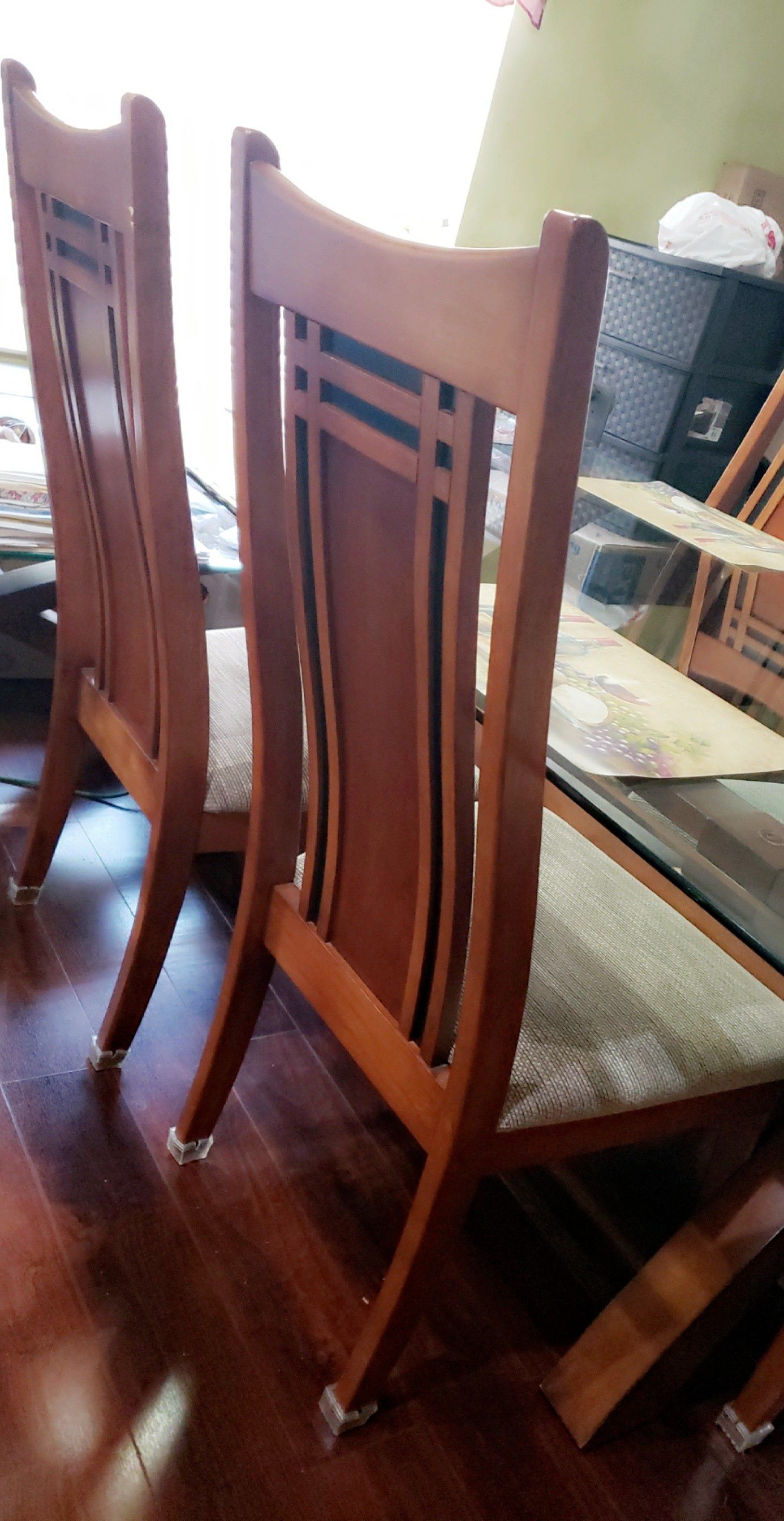 Dining Table w/ 6 chairs