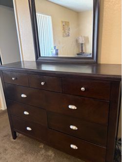 Wooden Queen Size Bedroom Set