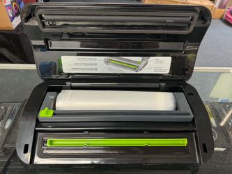 Used / Open Box FoodSaver Preserve Vacuum Sealer, 14-Piece Starter Kit, Vacuum Seal Roll & Bags.