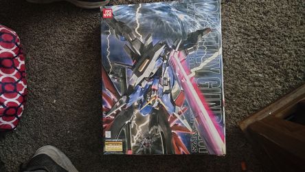 Title: BANDAI 1/100 MG Gundam SEED Destiny Gundam Colored Plastic Model Kit
39 x 31 x 9.5 cm / 812g
-MG Destiny dancing in the air.