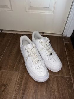 Men’s white Air Force’s size 10