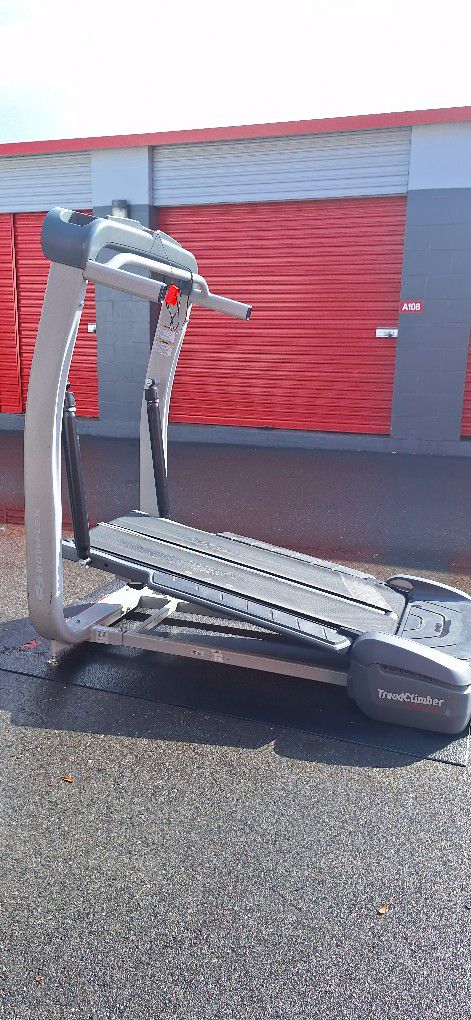 Treadmill . TreadClumber BowFlex

TC 10 (Delivery available) Only Cash 