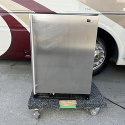 GE monogram stainless steel refrigerator 
