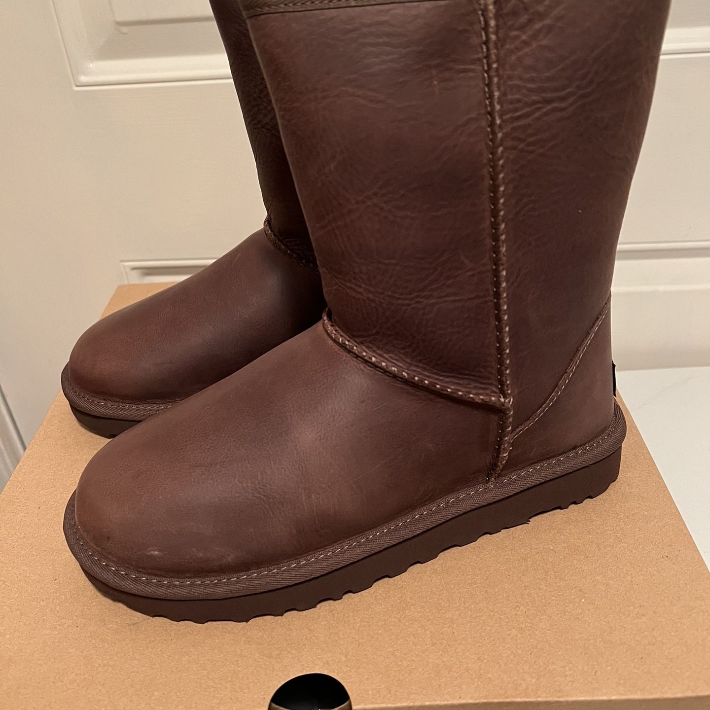 Ugg classic short leather brownstone sale