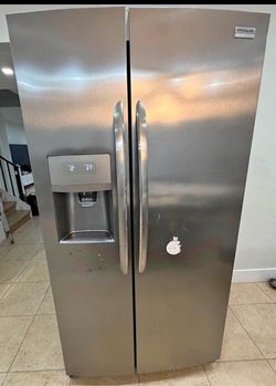 Frigidaire Gallery Side-by-Side Stainless Steel Refrigerator