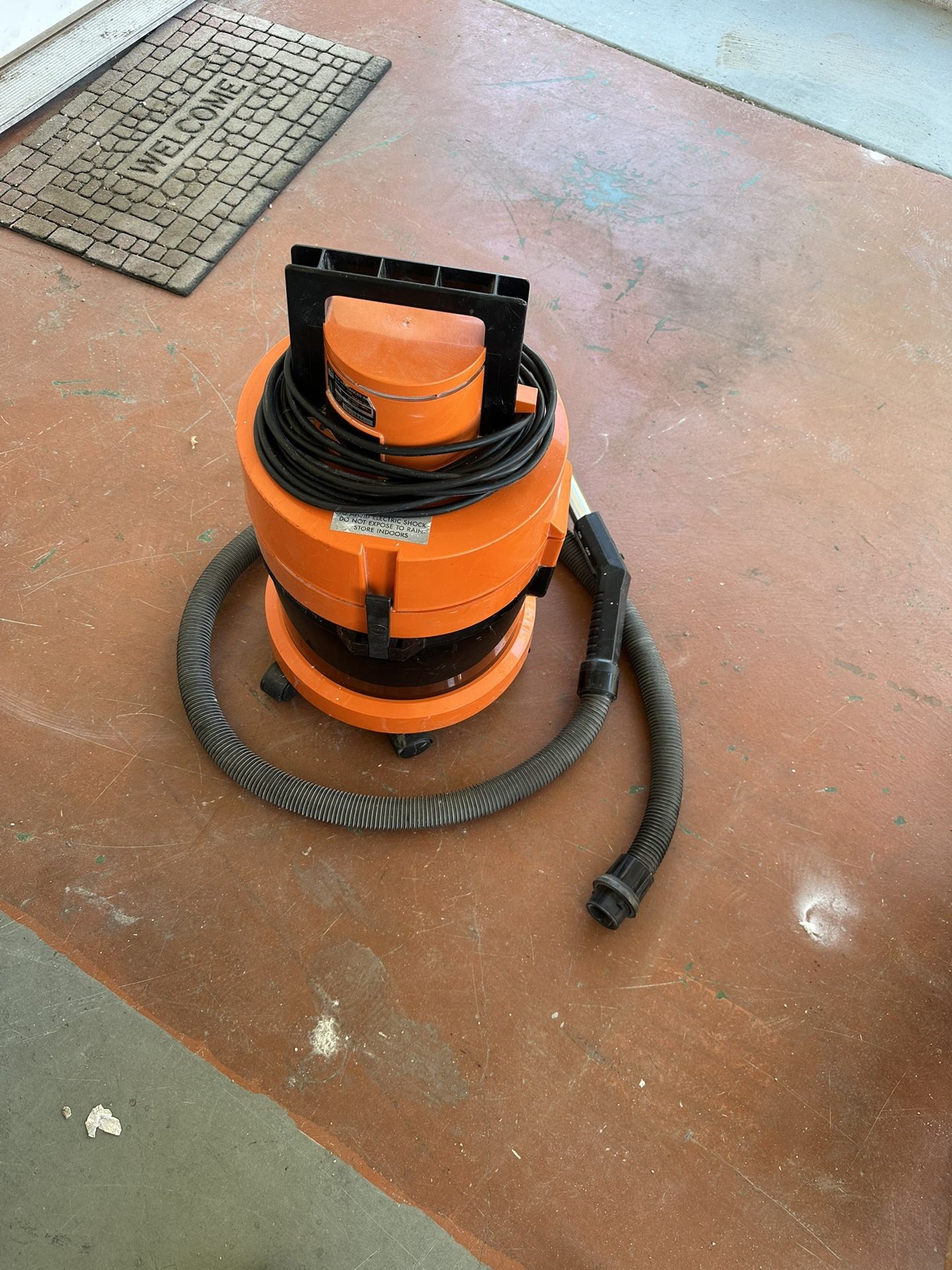 VAX Shop vac Vacuum Cleaner No Bag Needed Has Filter
