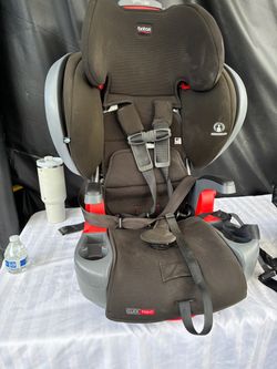 BRITAX CAR SEAT GOOD CONDITION MANUFACTURED 2021