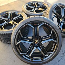 20"19" LAMBORGHINI Aventador OEM Wheels and Tires