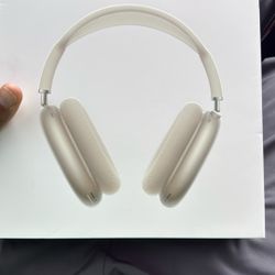 Air Pod Maxs 