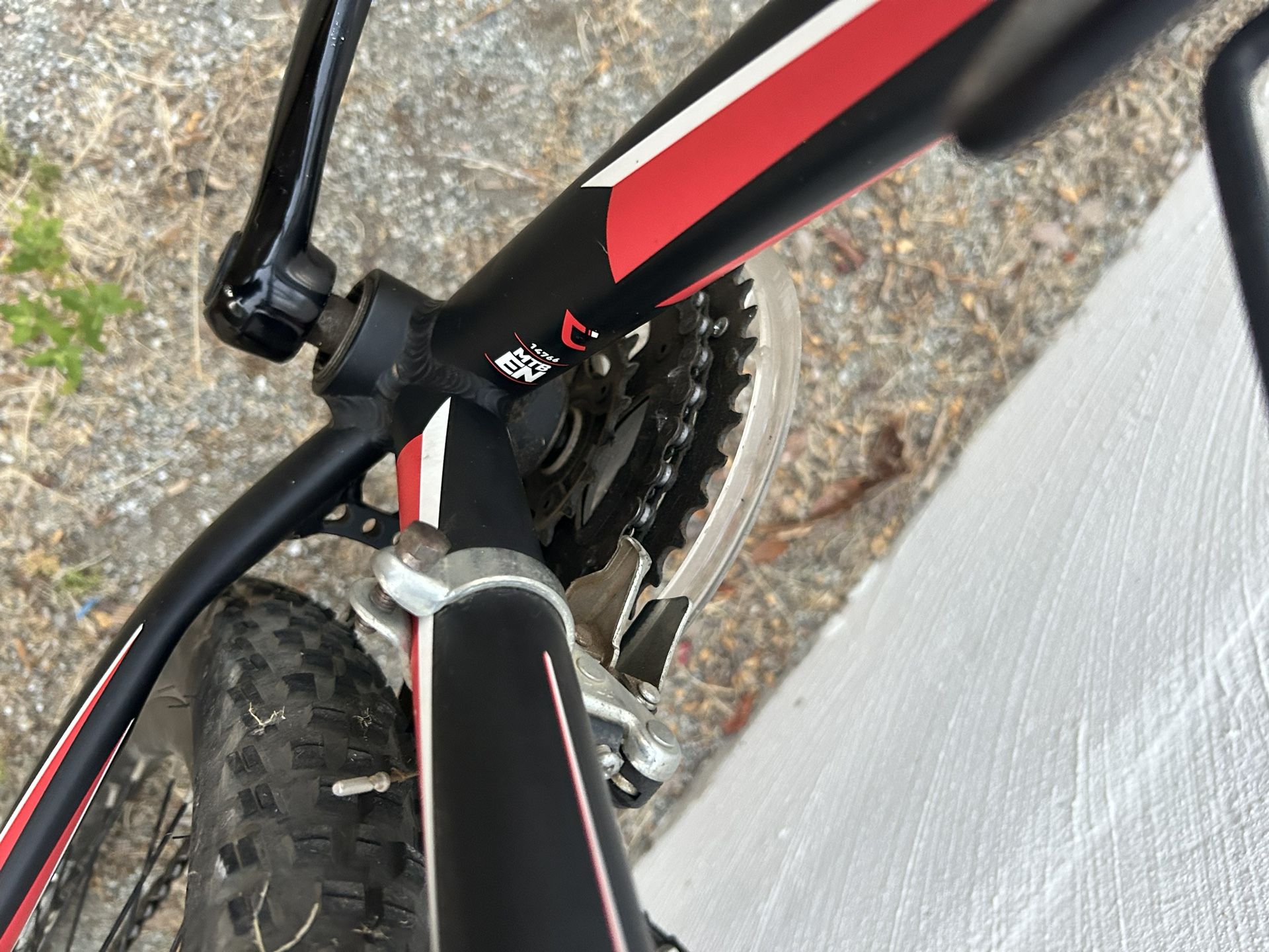 Mountain Bike 16inches Frame 27 1/2 Wheels