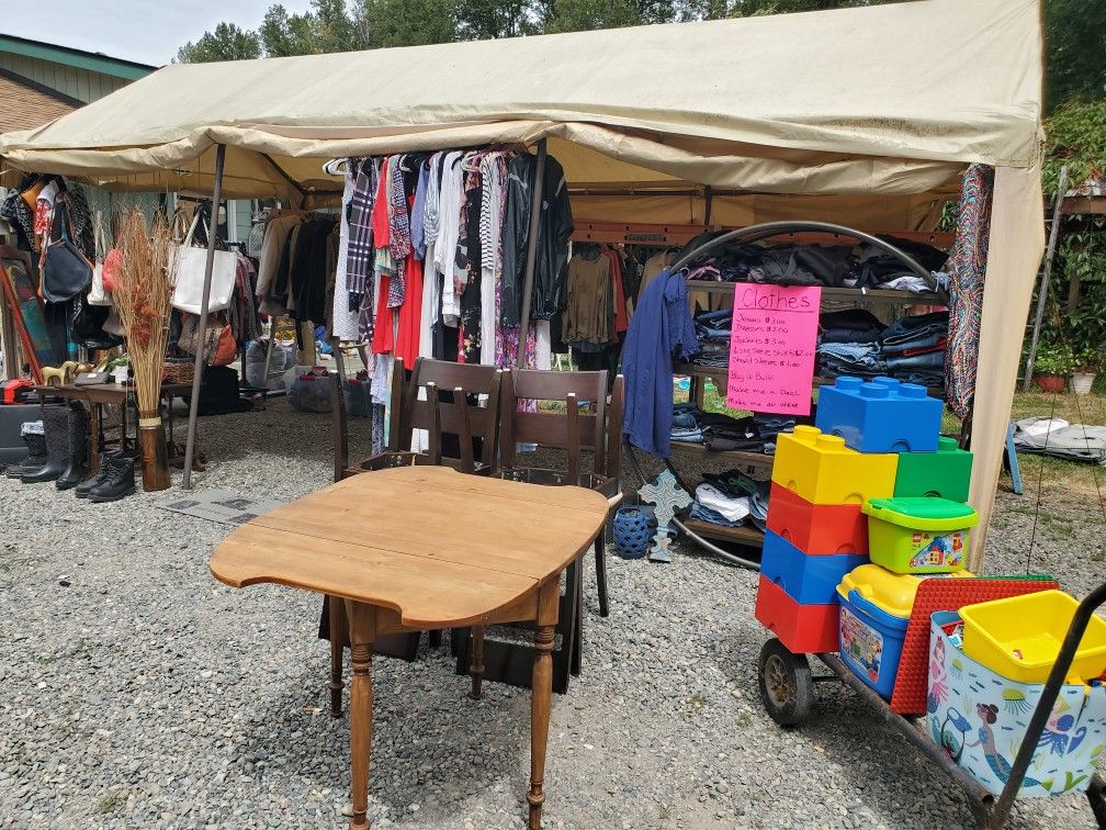 HOARDERS YARD SALE
