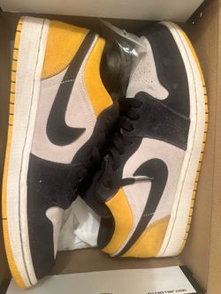 Air Jordan 1 Low SE  SIZE 10