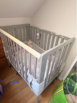 Baby mini crib