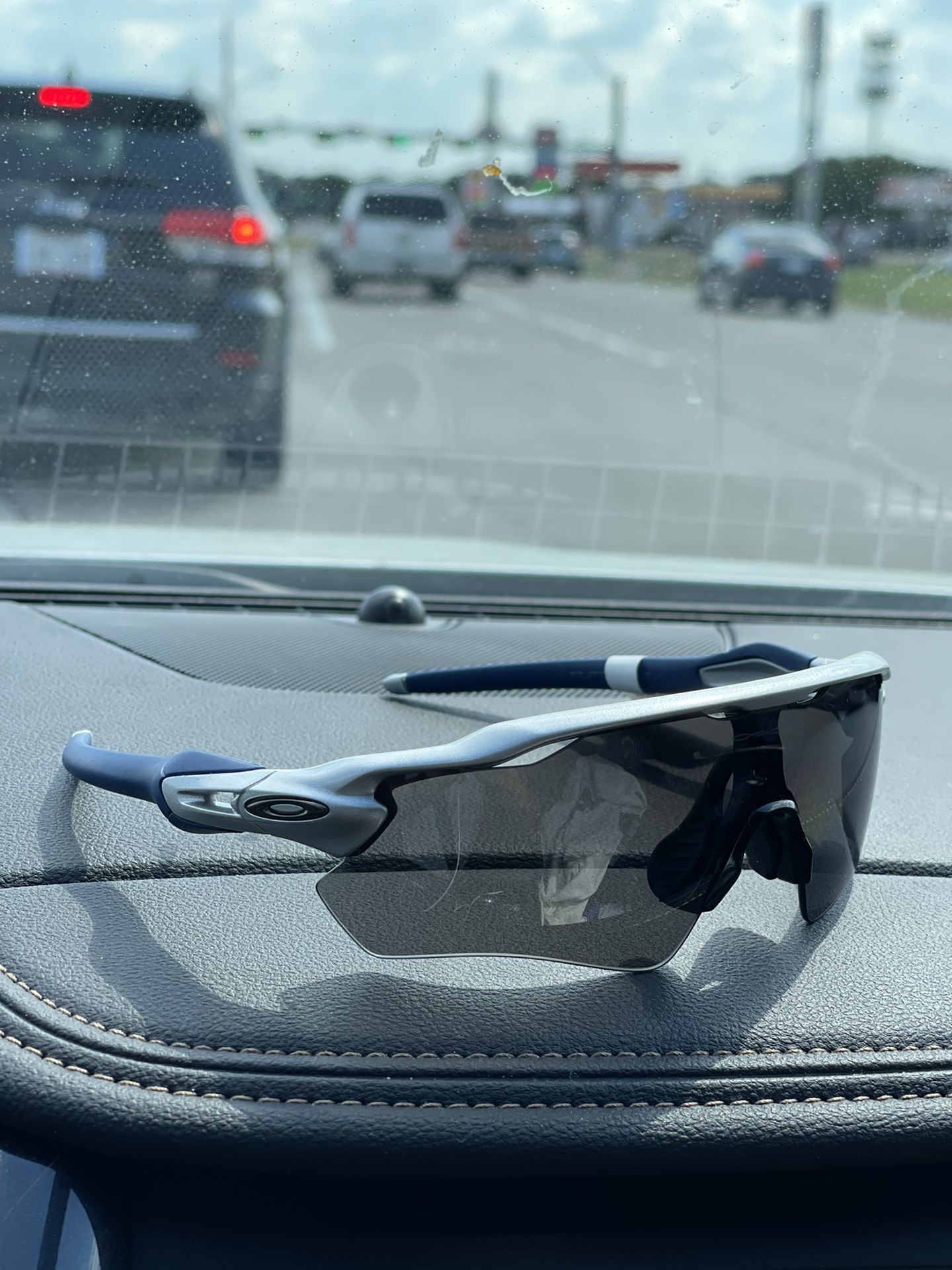 Oakley Radar EV Sunglasses BRAND NEW 