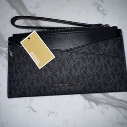 Michel Kors Wristlet Wallet New With Tags
