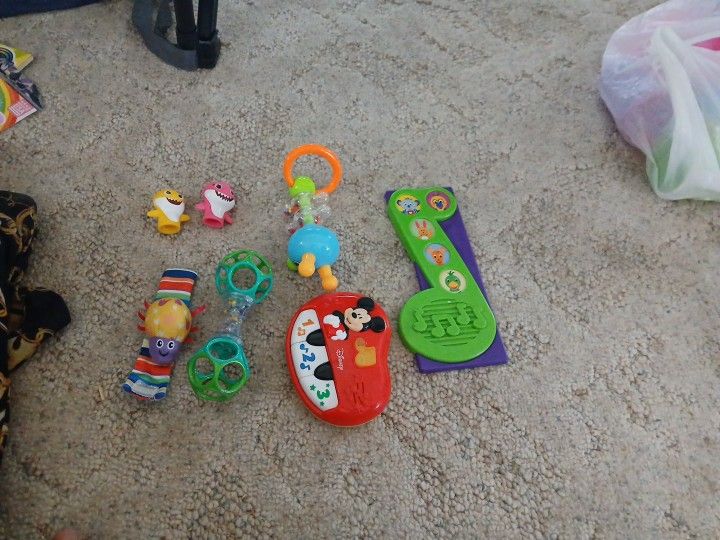 Baby Rattles 2.00$ Music Note Push Button Toy $2.00 Bath Baby Shark Fingers .25 Cents Each