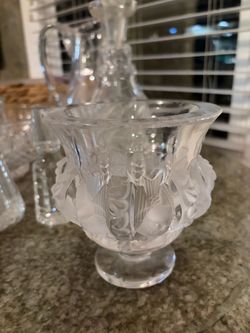 LALIQUE france Crystal Glass Vase (enscribed)
