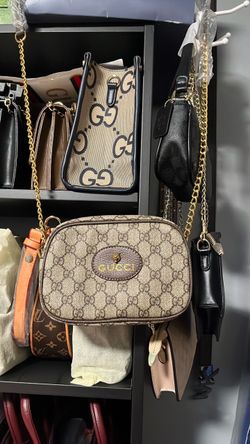 Purses and hand bags