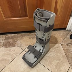 FREE Walking boot / CAM boot
