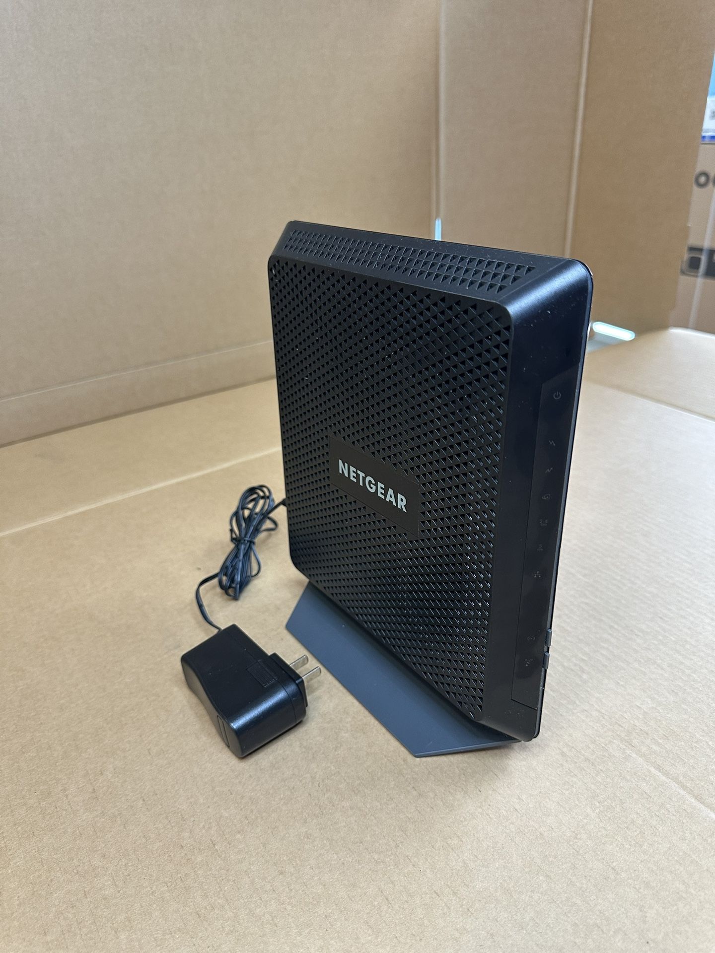 Netgear AC1900 WiFi Cable Modem Router C6900