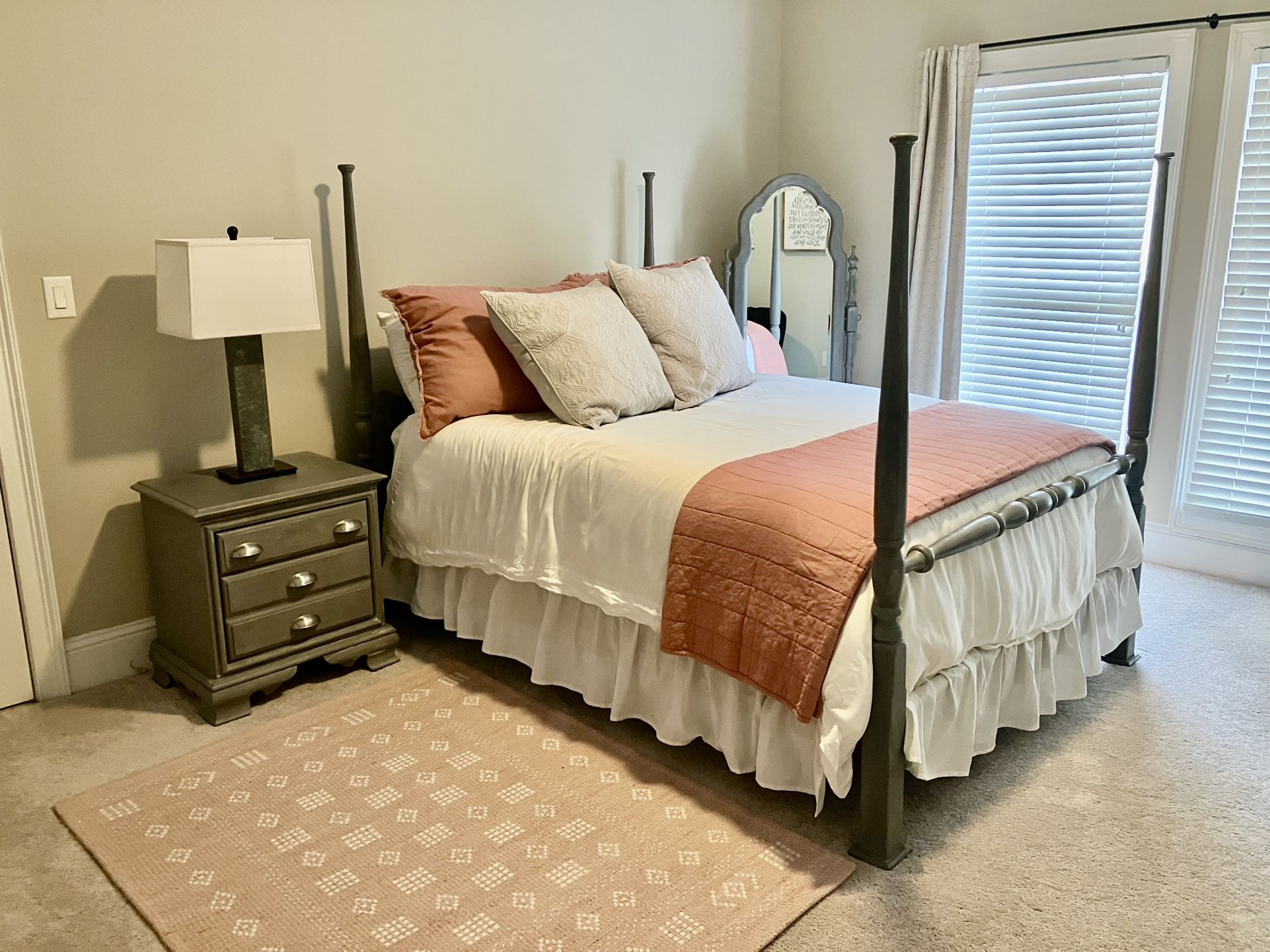 Queen Bed , Nightstand And Mirror——NO Mattress & Box Spring