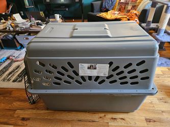 Hard Shell 90lb Dog Kennel