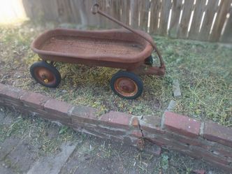 Radio flyer yard art